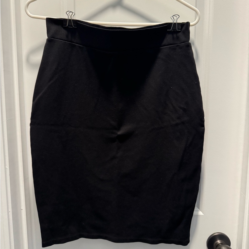 Chic Black Pencil Skirt